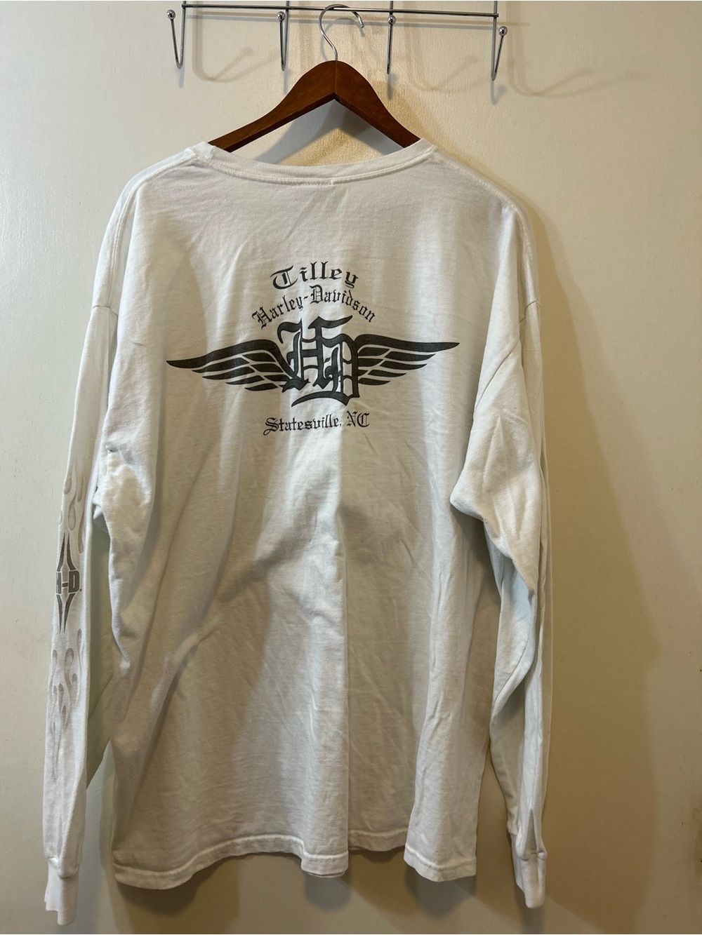 Harley-Davidson White Long Sleeve Tee with Gray Flame Logo - Picture 8 of 8